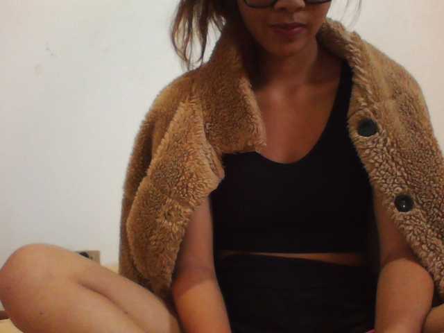 PrettyLie live cam on BongaCams