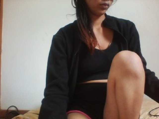 PrettyLie live cam on BongaCams