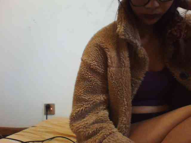 YoungLie69 webcam