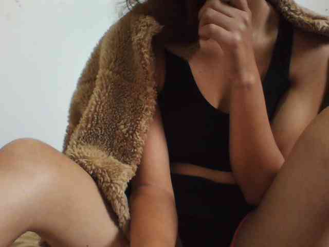 YoungLie69 webcam