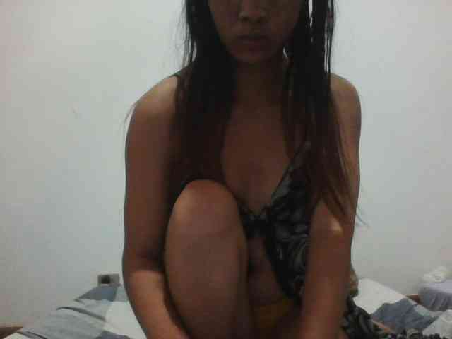 PrettyLie webcam