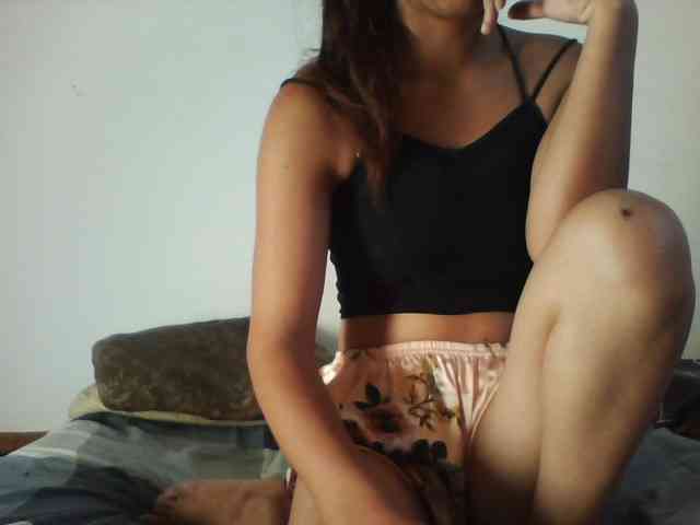 PrettyLie webcam
