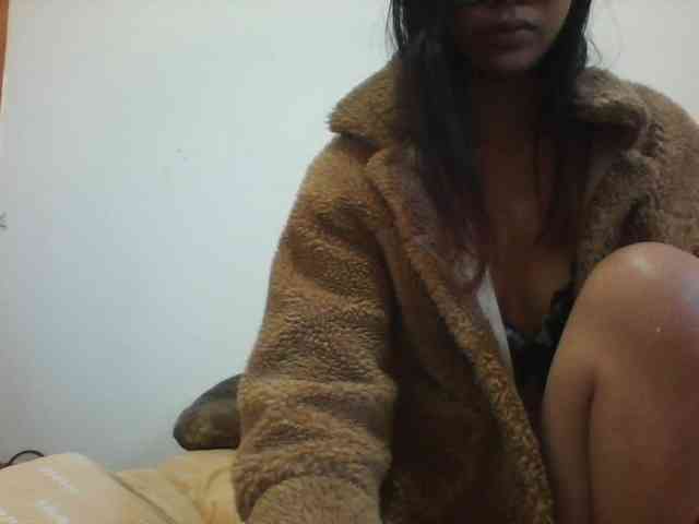 PrettyLie webcam