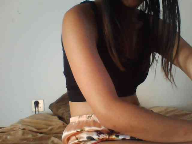 PrettyLie webcam