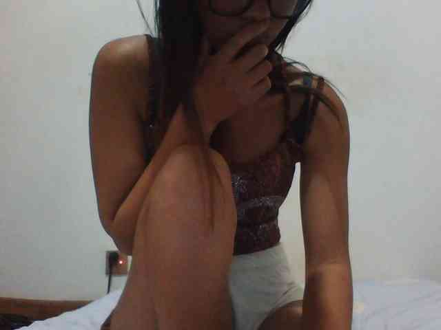 PrettyLie webcam