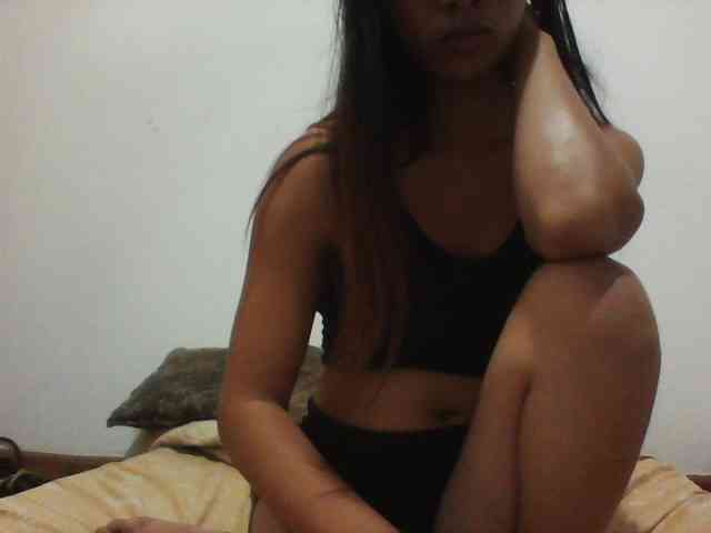 PrettyLie webcam