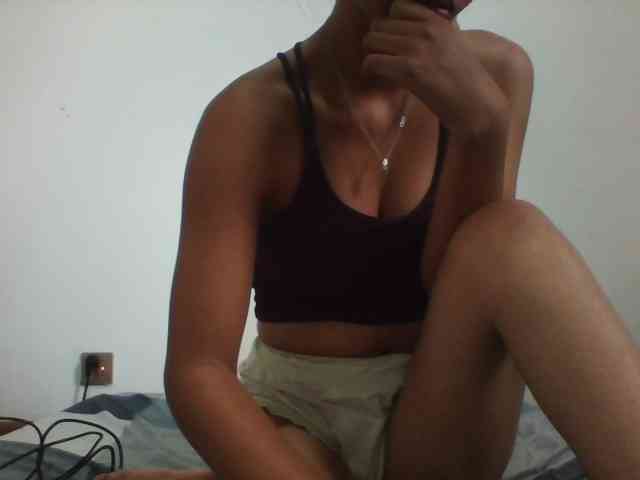PrettyLie webcam
