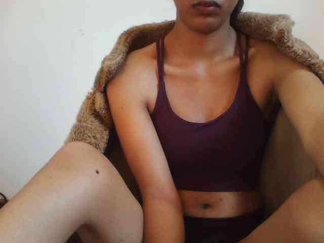 YoungLie69 webcam