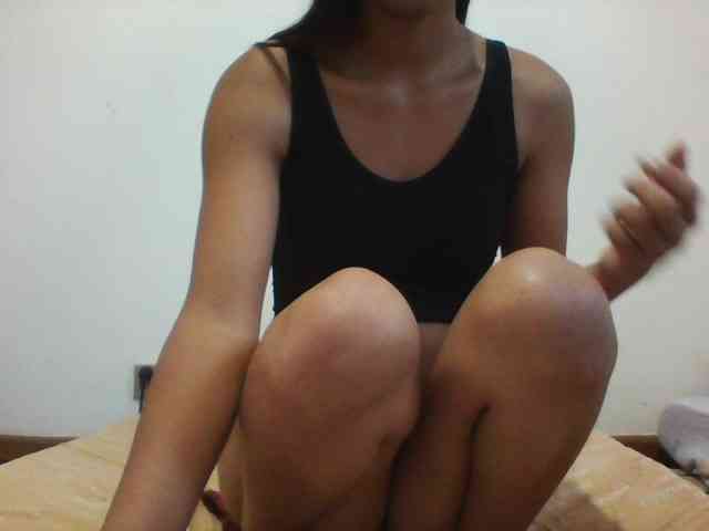 Este modelo está en vivo ahora. PrettyLie