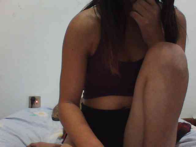 PrettyLie webcam