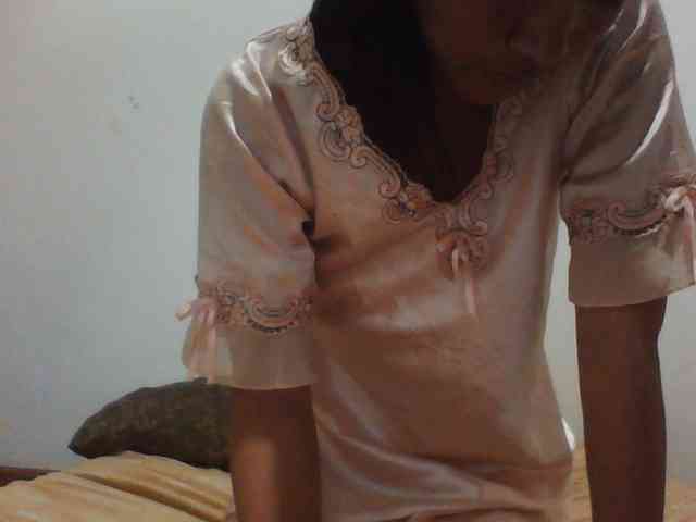 PrettyLie webcam
