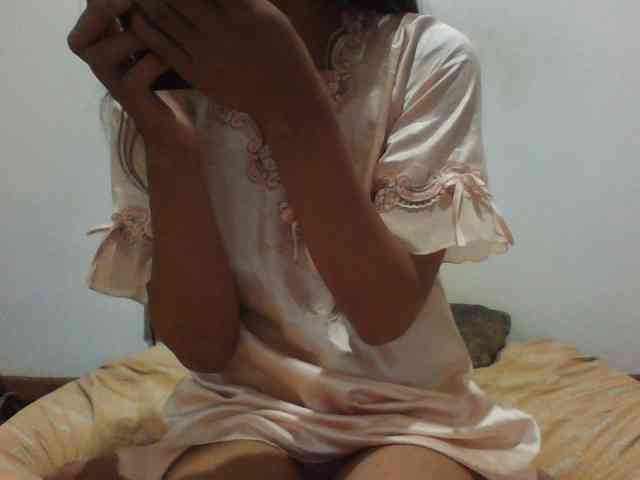 PrettyLie webcam