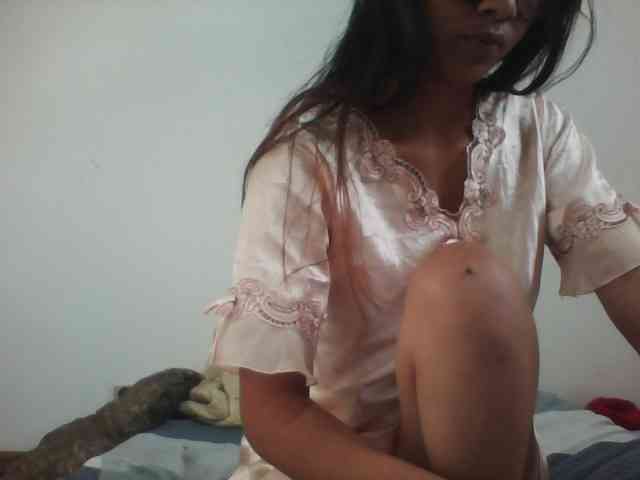 PrettyLie webcam