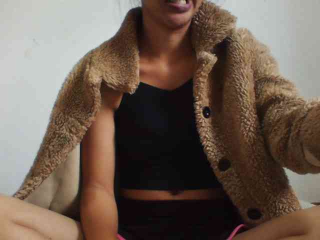 YoungLie69 webcam