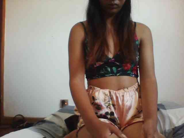 PrettyLie webcam