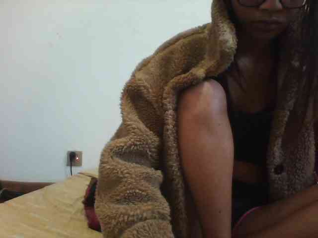 PrettyLie webcam