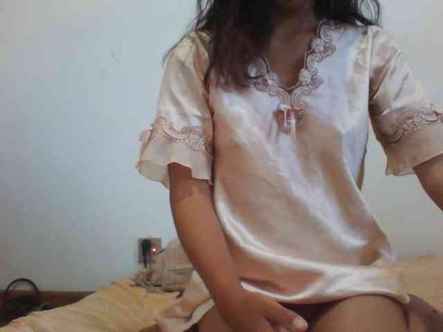 PrettyLie webcam