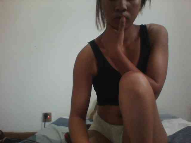 PrettyLie webcam