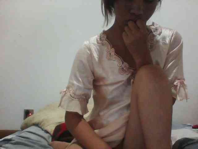 PrettyLie webcam