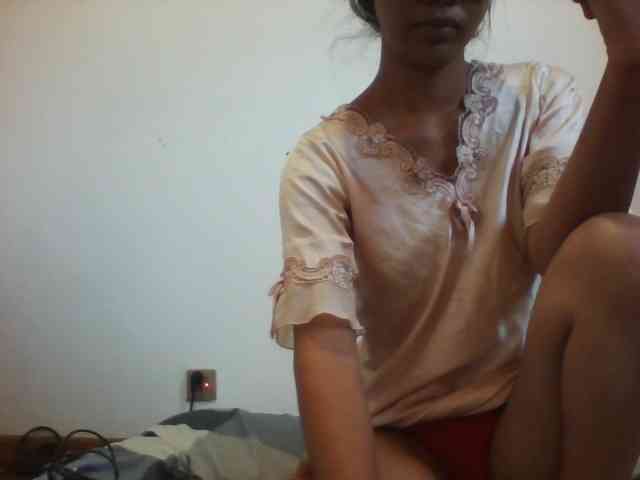 PrettyLie webcam