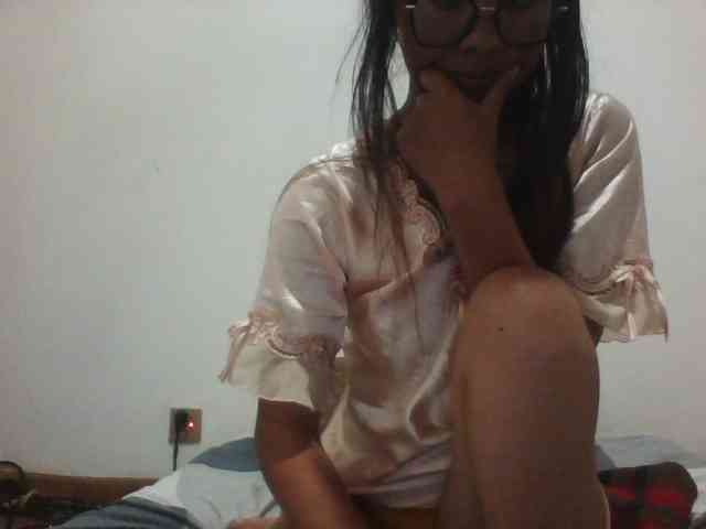 PrettyLie webcam