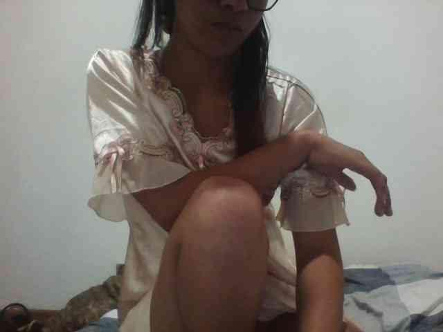 PrettyLie webcam