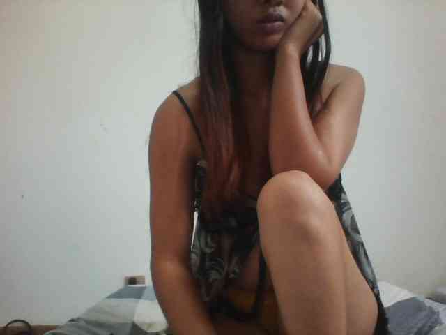 PrettyLie webcam