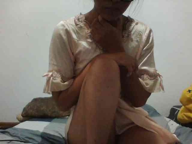 PrettyLie webcam
