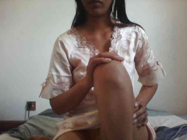 PrettyLie webcam