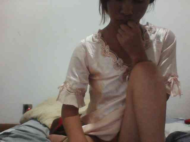 PrettyLie webcam