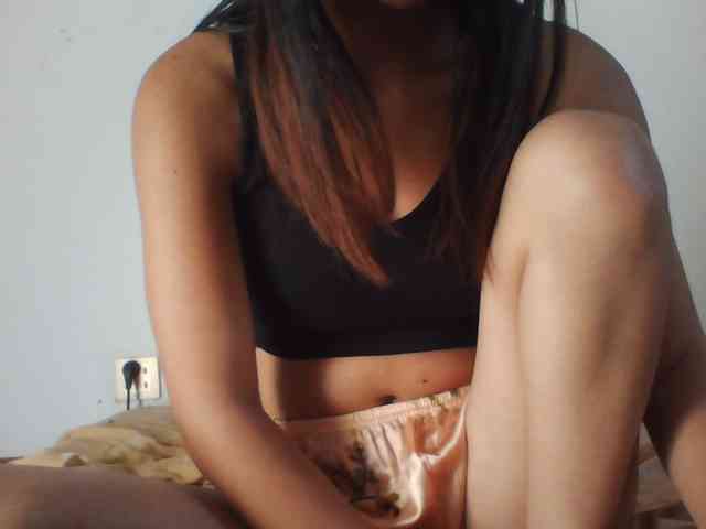 PrettyLie webcam