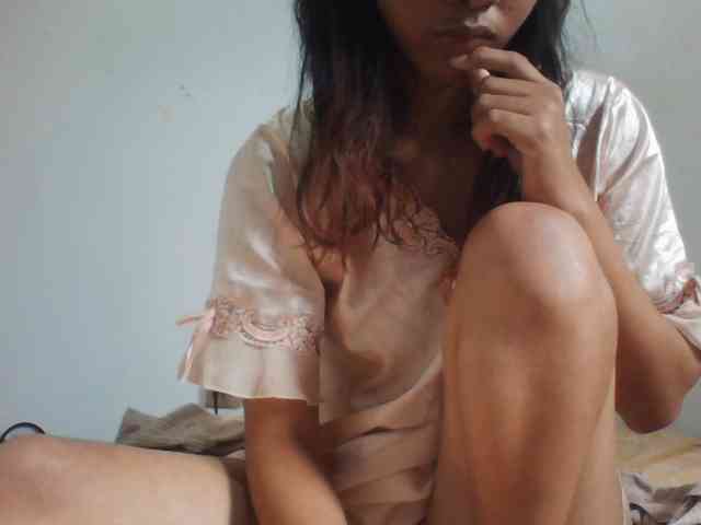 PrettyLie webcam