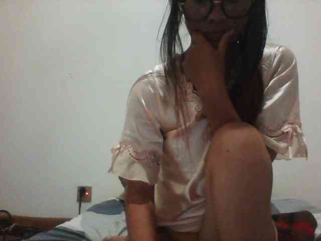 PrettyLie webcam