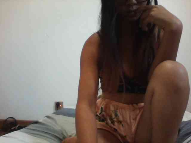 PrettyLie webcam