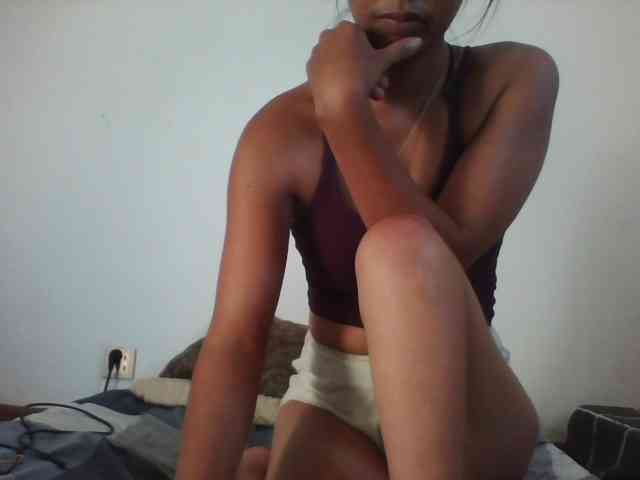 PrettyLie webcam