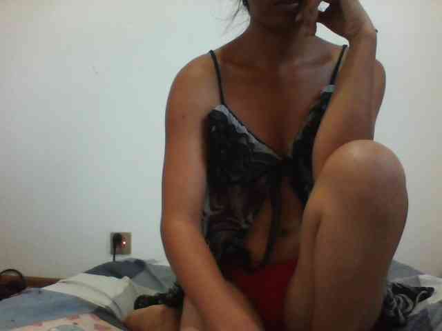 PrettyLie webcam
