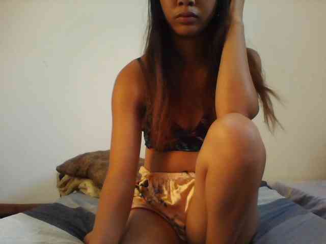 PrettyLie webcam