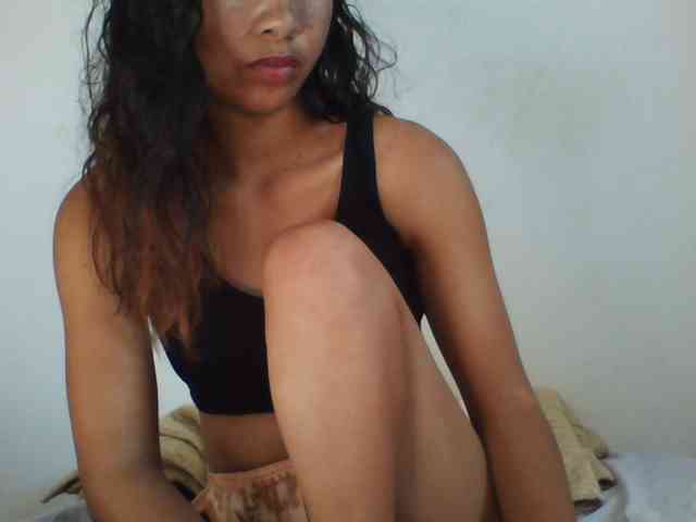 PrettyLie webcam