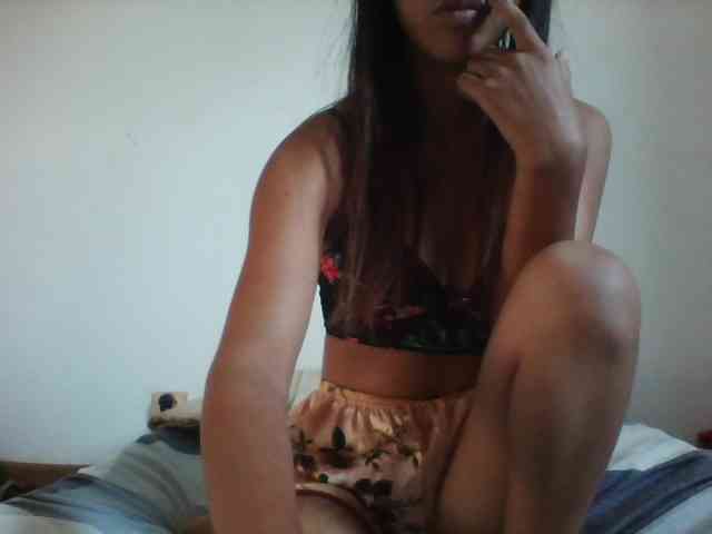 PrettyLie webcam
