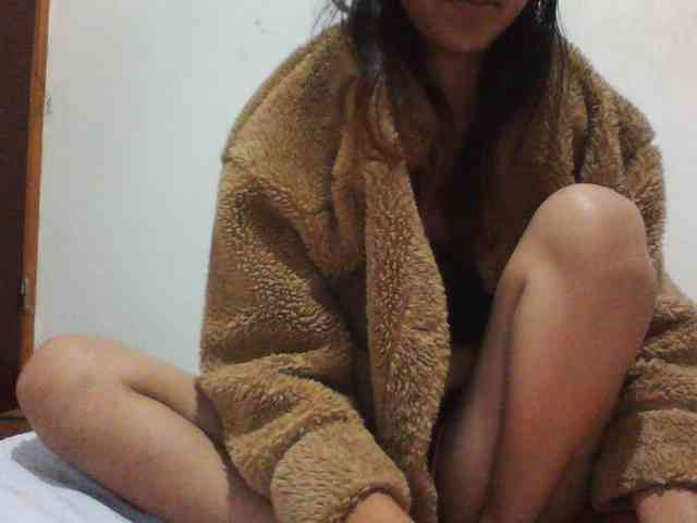 PrettyLie webcam