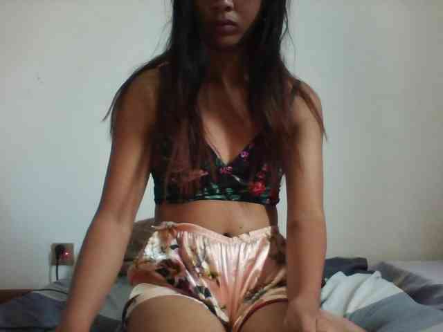 PrettyLie webcam