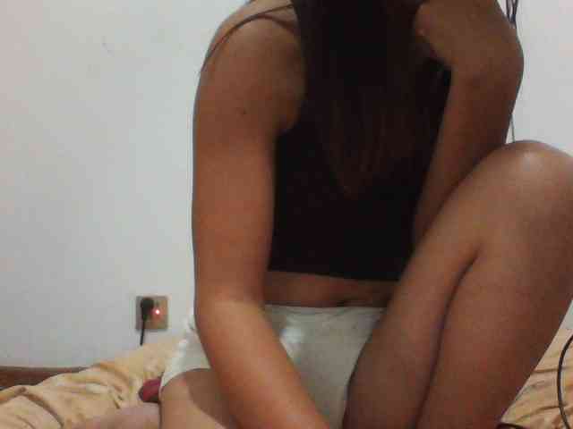 PrettyLie webcam