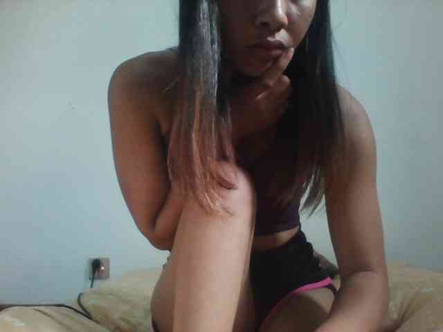 PrettyLie webcam