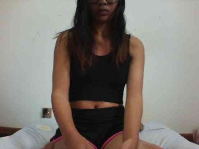 PrettyLie webcam