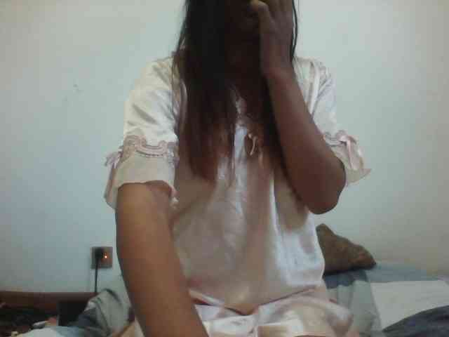 PrettyLie webcam
