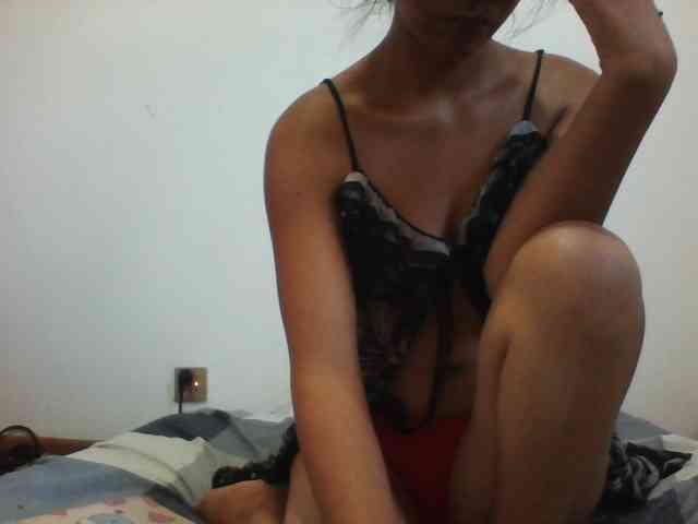PrettyLie webcam
