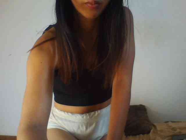 PrettyLie webcam