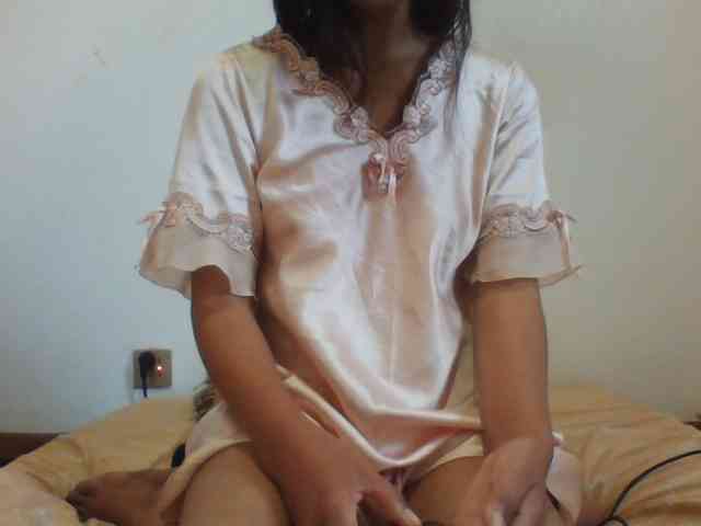 PrettyLie webcam