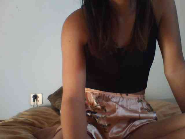 PrettyLie webcam