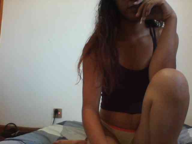 PrettyLie webcam